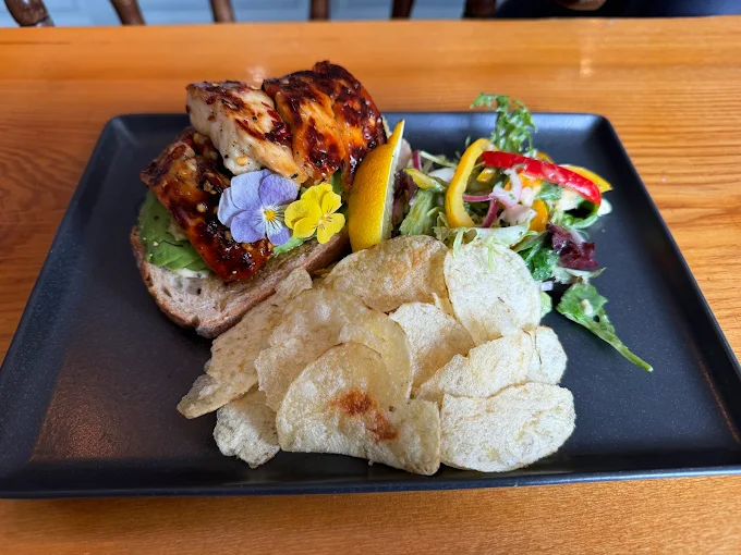 Dinner in Ashford at The Queen's Head Kingsnorth restaurant food BBQ pork belly with crisps and side salad
