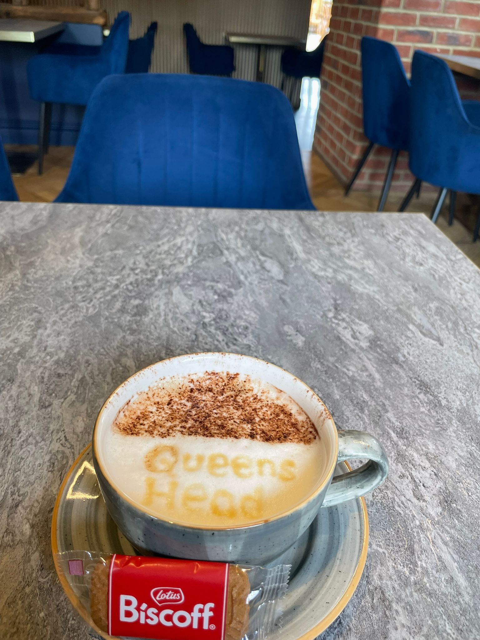 Signature Queen's Head Kingsnorth latte