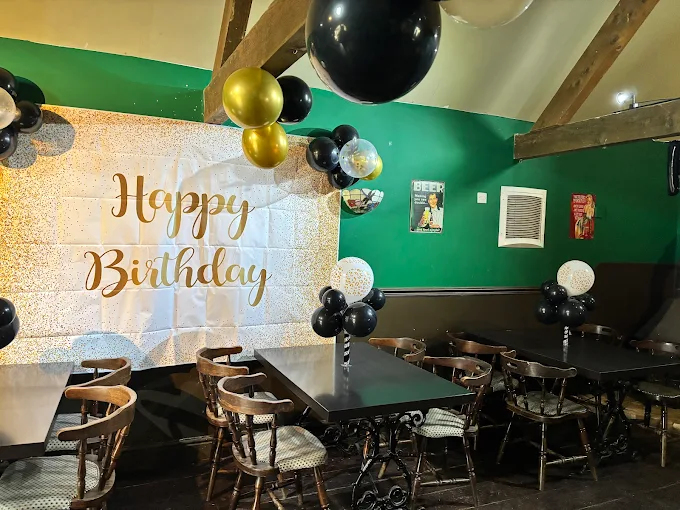 Get in Touch The Queen's Head Kingsnorth pub about birthday events with balloons and sign
