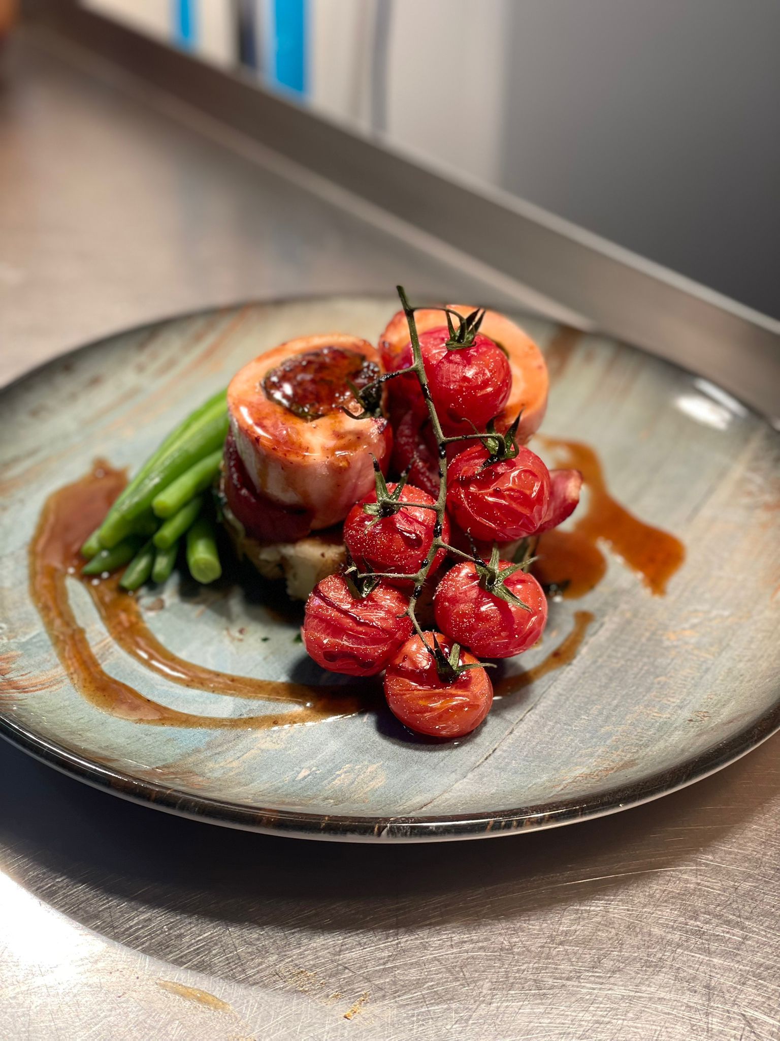 Dinner in Ashford at The Queen's Head Kingsnorth bar and restaurant luxurious pub food